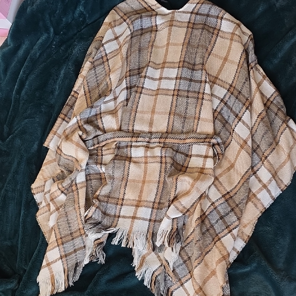 David and Young Checkered - Brown and cream poncho